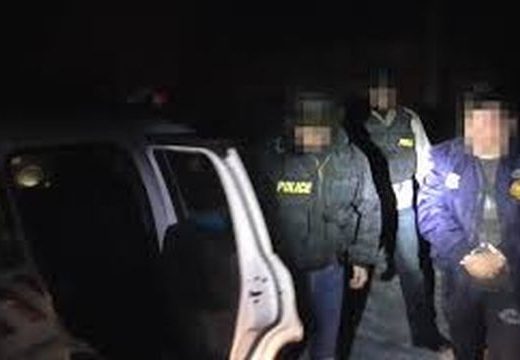 Több mint 17 kg kannabiszt és 354,3 gramm kokaint próbált meg Magyarországról Romániába hozni három férfi