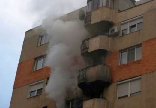 Tűz miatt kiürítettek egy tömbházat Dicsőszentmártonban