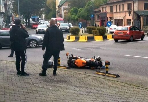 Körforgalomban gázolták el a motorost