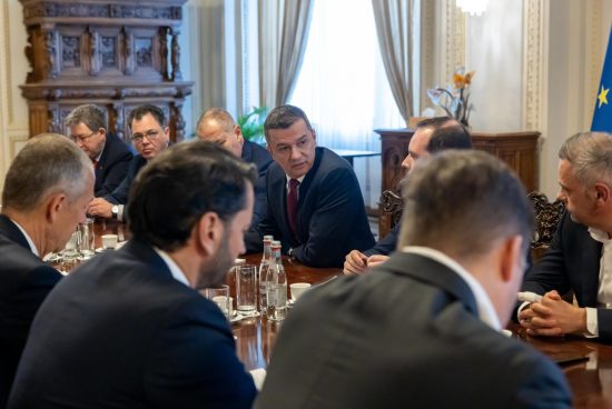 Bizalmatlansági indítvány jöhet: összeállt a PSD és az AUR