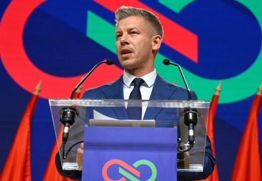 Személyes találkozóra hívta Magyar Péter Kelemen Hunort