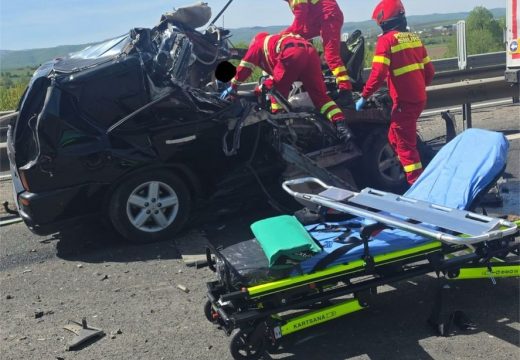 Teljes útzár az autópályán: három jármű ütközött, mentőhelikopter is érkezett