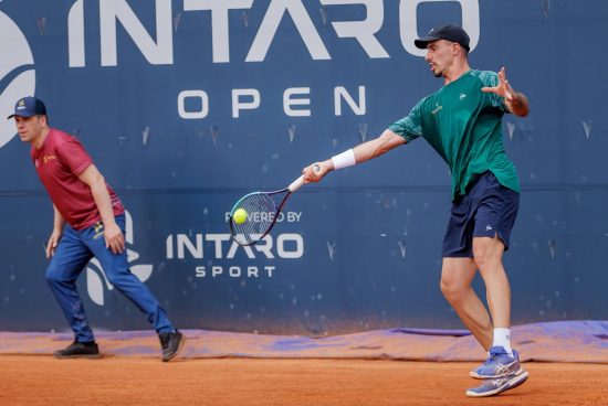 Két román teniszező is továbbjutott a marosvásárhelyi Challenger-tornán