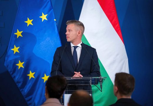 Az új magyar kormány Oroszországot már fenyegetésnek tekinti – éles fordulat Orbán Viktor politikájához képest