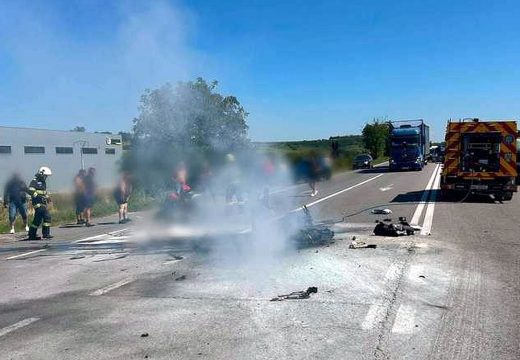 Halálos motorbaleset: teherautóval ütközött a kétkerekű