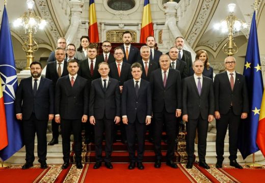 Bizalmat szavazott a parlament Luca Niculescu kormányának, véget ért a politikai válság