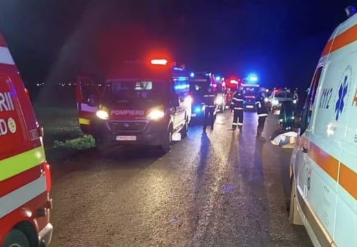 Életét vesztette a 24 éves fiatal, amikor személygépkocsija frontálisan ütközött egy kamionnal