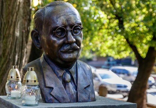 Nagy Imre-mellszobrot avattak Ungváron az 1956-os forradalom 70. évfordulójára készülve